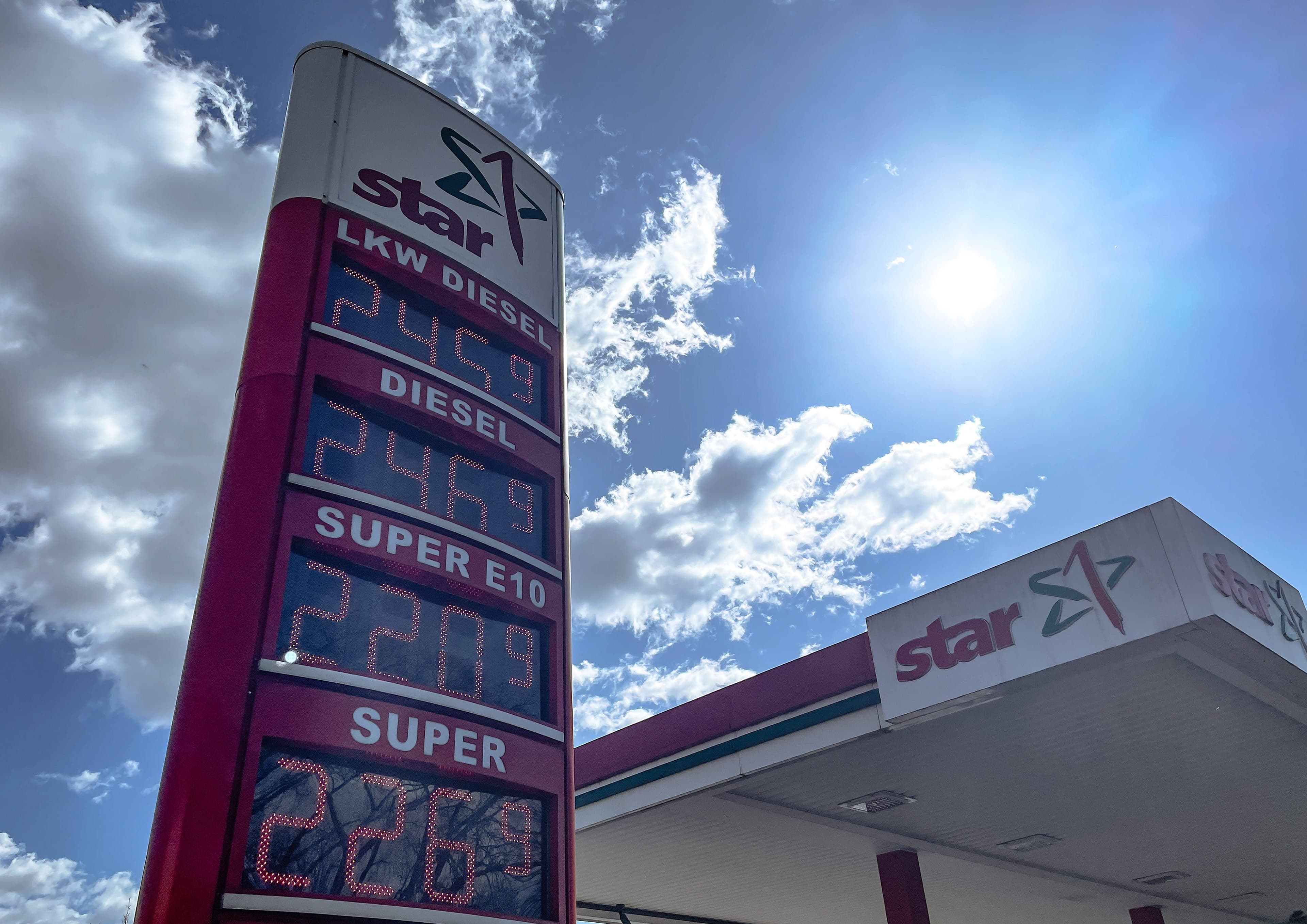 Entlastungspaket: gut 9 Euro weniger fürs Tanken